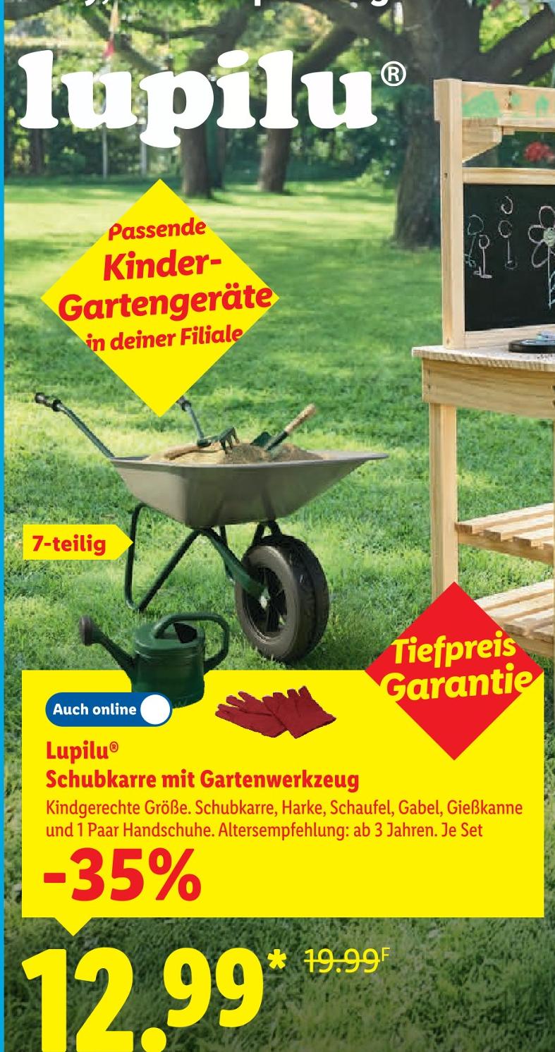 Schubkarre mit Gartenwerkzeug