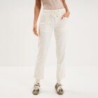 Pantalon mom taille élastiquée creme femme - La Halle à Caen Pantalon mom taille élastiquée creme femme en promo chez La Halle Caen à 29,99 €