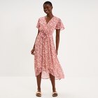 Robe longue évasée col cache-coeur rose femme en promo chez La Halle Saint-Denis à 15,00 €