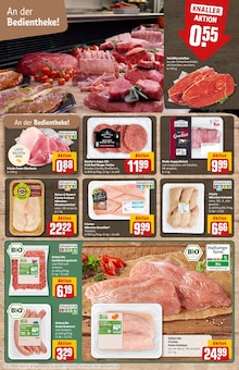 Hähnchen im REWE Prospekt "Dein Markt" mit 30 Seiten (Lübeck)