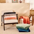 Plaid confort extra doux à Carrefour Market dans Saint-Germain-sur-Morin