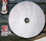 Jupe de sapin neige pailletée en promo chez Maxi Bazar Jupe de sapin neige pailletée dans le catalogue Maxi Bazar