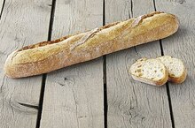 Géant Casino Les Baumettes - Baguette amibiote nature Promo Baguette amibiote nature dans le catalogue Géant Casino "Priorité aux promos" à Les Baumettes
