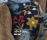 Housse de coussin brodée à Maisons du Monde dans Folgensbourg Housse de coussin brodée à Maisons du Monde dans Folgensbourg