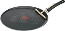 Géant Casino Nîmes - Galettière 34 cm + répartiteur en bois offert Promo Galettière 34 cm + répartiteur en bois offert dans le catalogue Géant Casino "Les 366 jours les + promo de France" à Nîmes